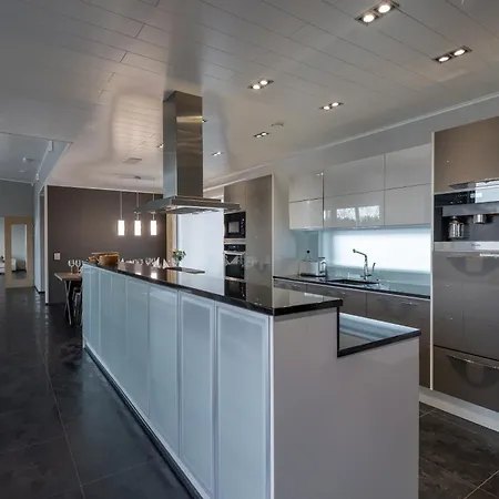 Villa Arctic Star By Booklapland